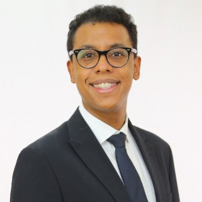 CEO na empresa MEI.
Pessoa digitalmente exposta.