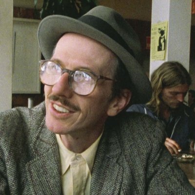 最も暗く輝くアメリカン・ポップカルチャーの星★ロバート・クラムのWEIRDな半生記。ドキュメンタリー映画『クラム』2022年2/18(金)より新宿シネマカリテほか、リバイバル上映中!