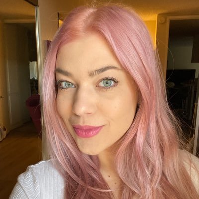 jesshair_'s profile picture. 30 something years on earth. busy overthinking.✨