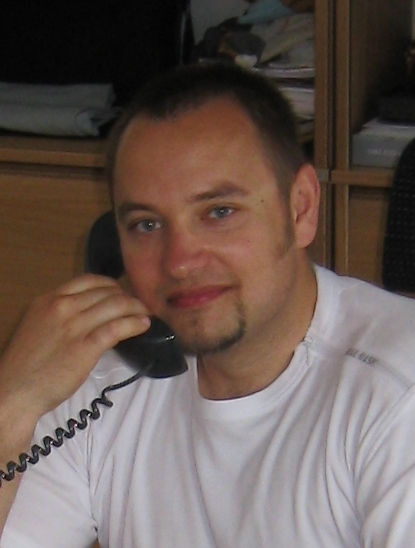 Passionate about new technology, .NET & iOS developer