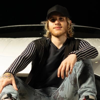 stdavismusic's profile picture. 🎵👂 “Diferente” 🎶♥️🙏⤵️ disponible en todas plataformas—Insta @stdavismusic