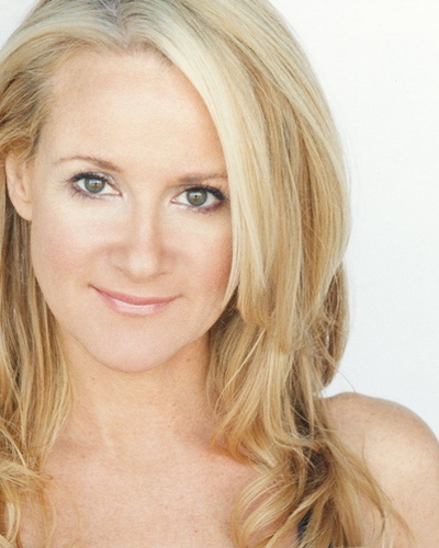 reneeraudman's profile picture. Award winning audiobook voice-over artist, narrating over 300 titles and CEO, EP for Too Little Time, Inc., an all-inclusive audio production house