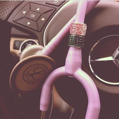 itznesrin's profile picture. Think a little less......live a little more😌♌