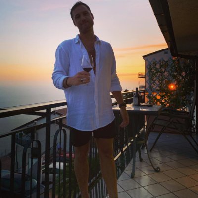 jessemanganelli's profile picture. 