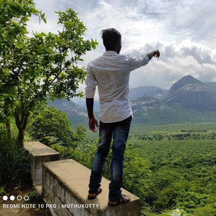 அம்பேத்கர்💙,  பெரியார்🖤, மற்றும்  மார்க்ஸ்❤, கருத்துக்களை பின்பற்ற  முயற்சிக்கும் மாணவன்😎