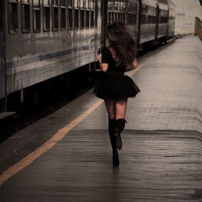 Soy aquella chica que nunca se bajaba del tren.