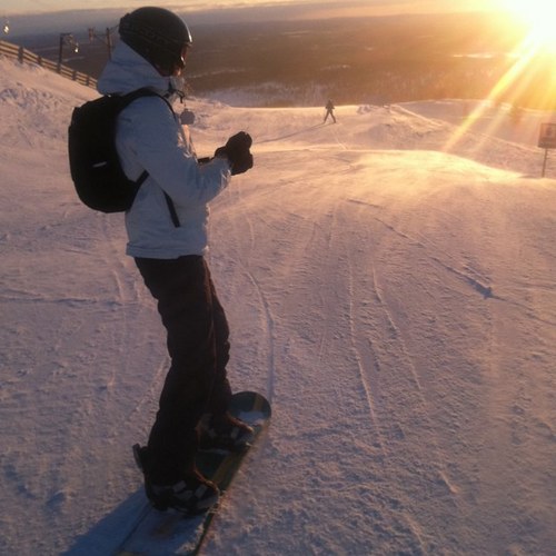 KarinLinder82's profile picture. Hönsägare, marknadsekonom, hundägare, snowboardåkare, livsnjutare... Twittrar om #kommunikation och mina intryck från vardagen.