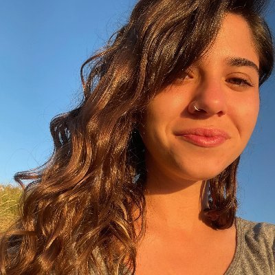 clari_lorenzo's profile picture. 