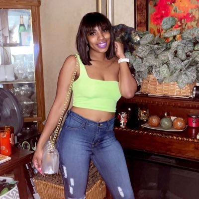 the sweetest girl you’ll ever meet ✨ add me SnapChat queenshyla_16