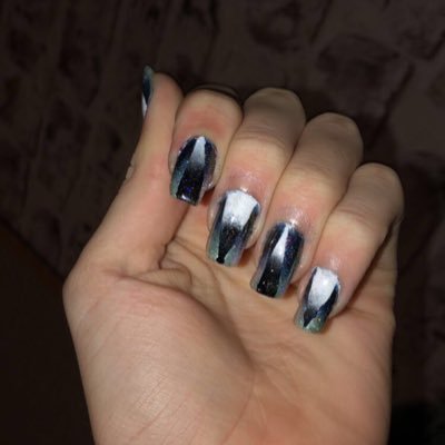 bonkyboy17's profile picture. hey babes 👁💋👁