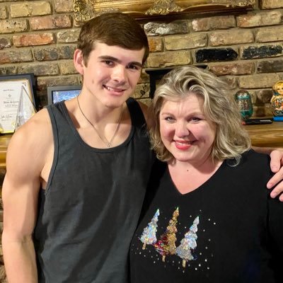 basketball mom of 00 Thomas 🏀🏀high school class of 2022 6’3 4.0 gpa, team captain, All-state, character, versatile player, over 1456 career points.