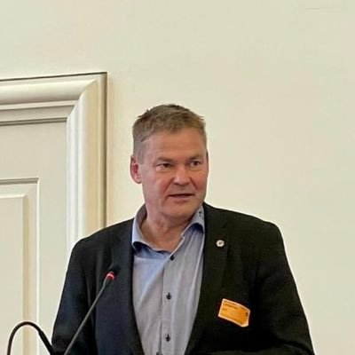 JKH_CS's profile picture. Du skal ikke pege fingre af andre, for at få det bedre selv. Formand for CS @stampersonel. Interesser: Totalforsvar, udenrigs- og sikkerhedspolitik. @LFC.