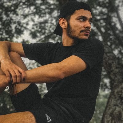 Che aretwitteaminte
Un día más, un día menos
Ig: @oscar_floresssj