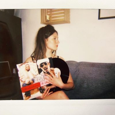 LaurieBon1's profile picture. Digital art & NFT enthousiast. Cofounder of @artpoint_xyz l Cofounder of @NFTFactoryParis l Podcast host 1001Pixels l Speaker NFT London 2022. ✨