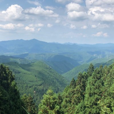 足裏、WAMが好きです。どうぞ宜しくお願い致します。無言フォロー失礼します。基本見る専です( Ꙭ)18歳