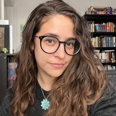 🇵🇷 Opinions are mine!/Contemporary fantasy writer/Associate Editor at Penguin Young Readers for Licensing and Brands(She/Her)