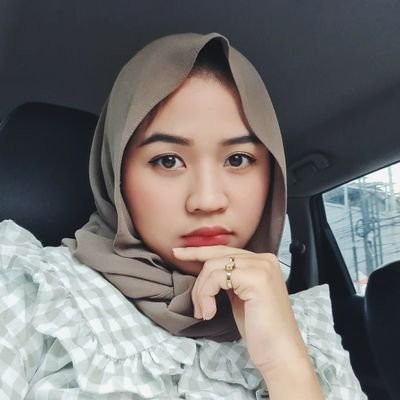 errisacha's profile picture. 