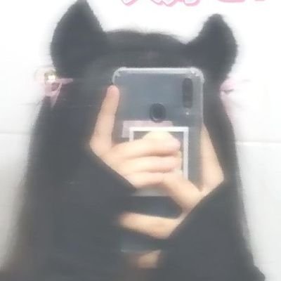 mintglosss_'s profile picture. .