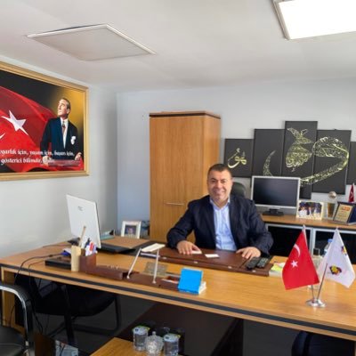 Eğitim kurumları kurucusu, Ömür boyu öğrenmeye çalışan öğrenci, Eğitimci, yazar & İş İnsanı,“İyilik iyidir.” “Sana yapılmasını istemediğini sen başkasına yapma”