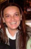 Estudante profissional! Espontânea, sagaz, perfeitamente irônica, inteligente às vezes,interessada e curiosa sempre!
