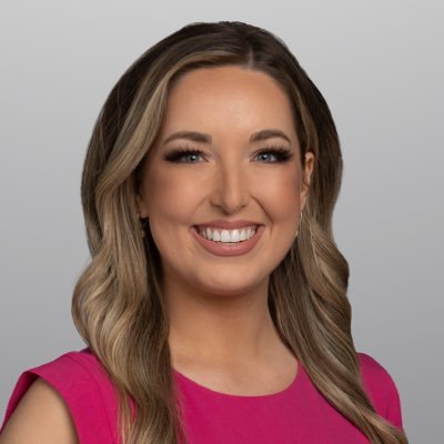 @ABC15 Mornings News Anchor 🎥 #Traffic 🚙 @Cronkite_ASU 🎓#ArizonaNative 🌵 #Wife 💍 #Mom 💙  #DogMom 🐶 ✉️: roads@abc15.com