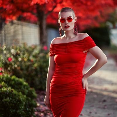 Fashion photographer, stylist, selfie model, non binary, queer, stranger to Twitter.