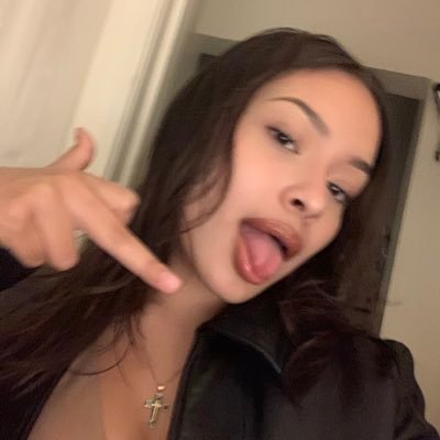 rxbecccaa's profile picture. zero fucks to give 😹