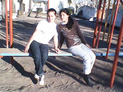 hola soy maga tengo 17 años naci el 26 de mazo del 1994 en salliquelo tengo 3 hermanos y estudio,amo escuchar misica y hago futbol y voley