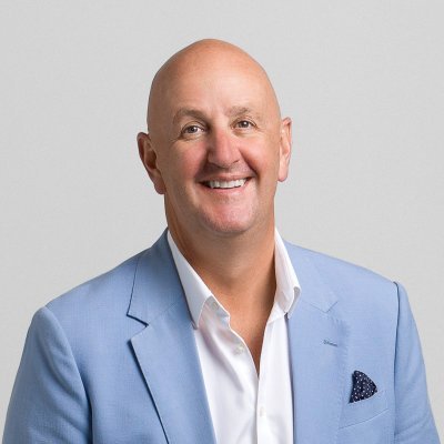English Channel Swimmer - Author - Speaker - Estate Agent -
Going The Extra Mile Podcast