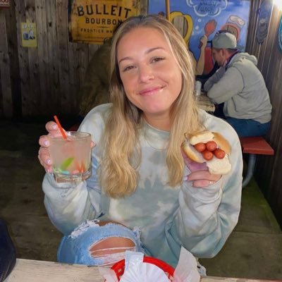 ginamaz's profile picture. 