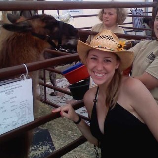 Jes_Elaine's profile picture. wisco state fair is my favorite holiday #deepfriedeverythingonastick