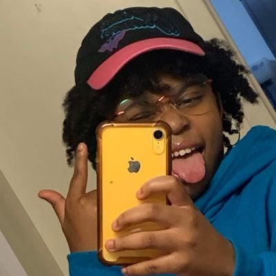 veryvulgarfrank's profile picture. don’t cry for me for i’ve found peace in the madness 🏳️‍⚧️