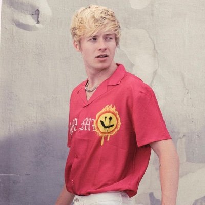 SnCfan4life's profile picture. #samandcolbyfan #TheAttachment
Live life pitches