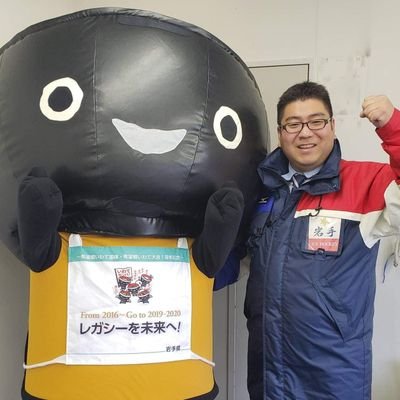 アイスホッケー
苫小牧明野中→盛岡中央高校→札幌大学
現在は岩手アイスベルク所属（旧・TEAM侍）