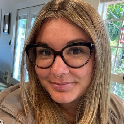 Kween_of_Swords's profile picture. 👽💫🛸✨🥂🔆💋🔮🌟🌌♦️🪐🍸🌟❣️🍹🔻🌙🍾🌞🏳️‍🌈🎨🔪🎭💎🏝