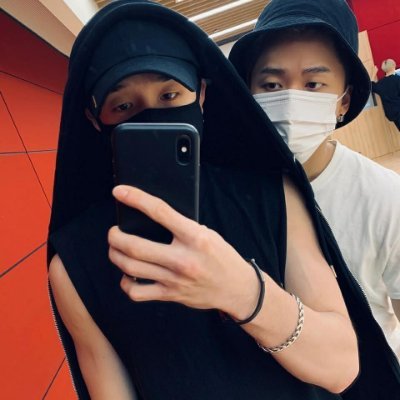 Just enjoy :)
کلون شده توسط چان :)))))
یک مولتی فن بدبخت:)
EXO-L , STAY , AHGASE , TEUME...
