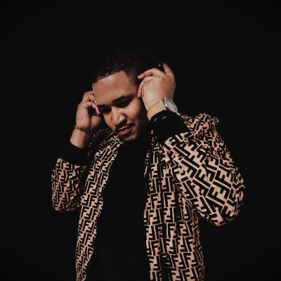 Freddy michael (aka freddy da stupid).
Xibalo /Offering Rec/Uncover music.