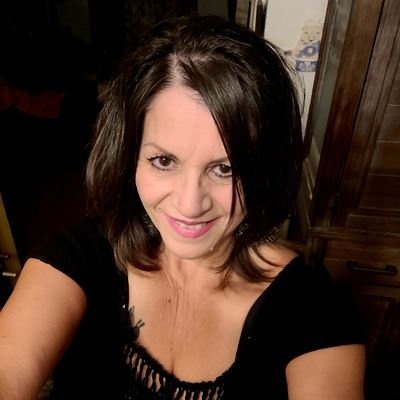 veR0NN1Eca's profile picture. Make do with what you have, where you're at and enjoy it already!