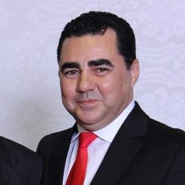 Advogado, Med. Veterinário e Sanitarista. Baiano e bahea com orgulho. Ativista social. Humanista. Sempre família. militante sindical e defensor do SUS.