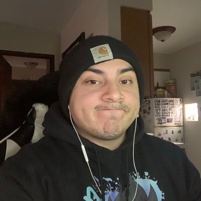 FPS player. Big nerd. Small streamer. Come make fun of my short coming https://t.co/HKtvbqjHzQ