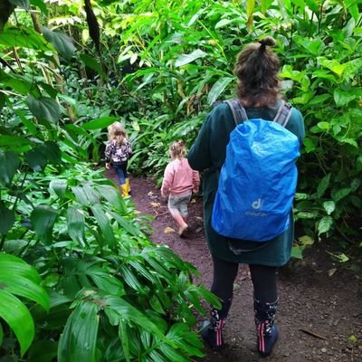 Altijd onderweg naar een dierentuin, pretpark of museum. Leest ook graag een boek. Schrijft op: https://t.co/yX7au0VxQ2