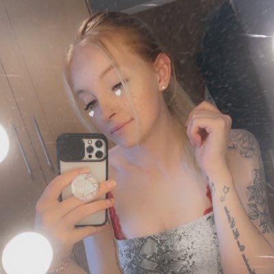 georgiaaloulou's profile picture. follow me on IG- Georgiaaloulou