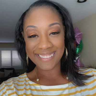 Just living my life - loving God, family, friends, Delta Sigma Theta Sorority, Inc., education, community service and building legacy! ❤️ #MidsUp