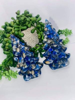 Thekrystaltree are a Wirral based family crystal business. We have worked with crystals for many years and love to pass that knowledge on to others