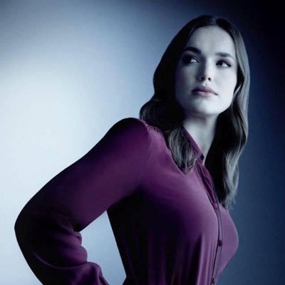 Biochemist. 2 Phds. Agent of Shield. Her best friend is Leo Fitz. Has been thru hell, but still gets up every day. *Single*