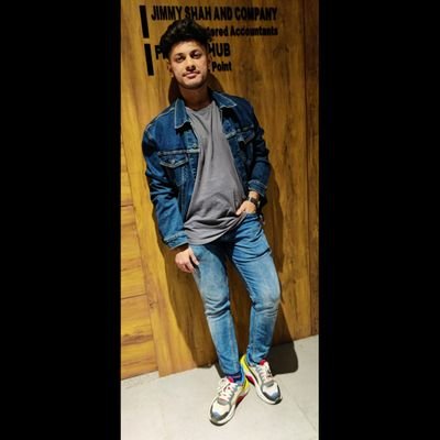 ajayvinchhi's profile picture. beach का बिच्छु 🦂