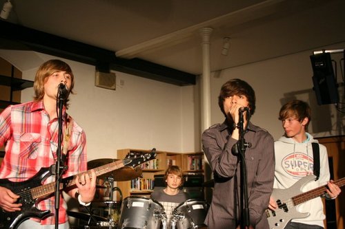 HazeBandUK's profile picture. Haze are a four piece, up and coming alternative rock band from Maidstone, England. http://t.co/vPppXsSVQu
Subscribe to- http://t.co/ejJJkXfpH6