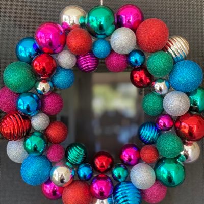 emlclarkey's profile picture. Master of Comms @ Deakin Uni, love my kids, the great outdoors, beaches, garden, sunshine, coffee & then wine & nerdy crafts that involve stabbing things.
