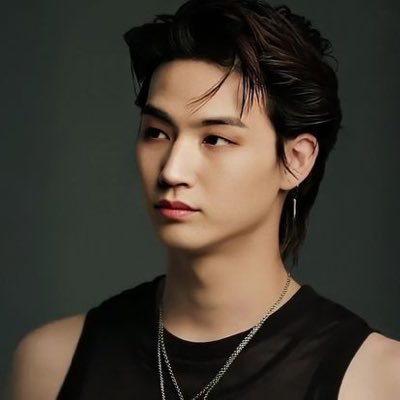 kpop fanboy - +18 - sendnudes on dm - bi (mostly gay) +eng/spa only+