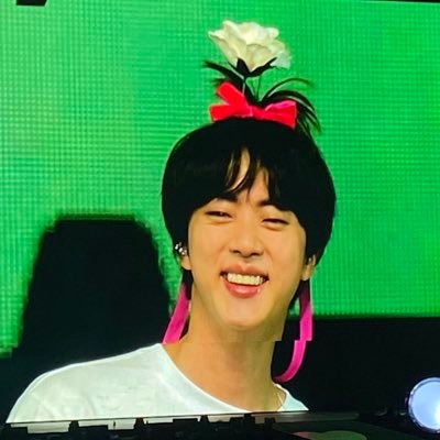 “life goes on, let’s live on” - BTS. I’ll love y’all forever (inactive)I’m back !